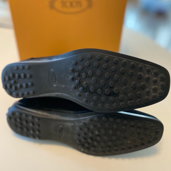 Tod’s Quinn Guiana Beatles Suede Ankle Boots Black - Picture 2 of 6